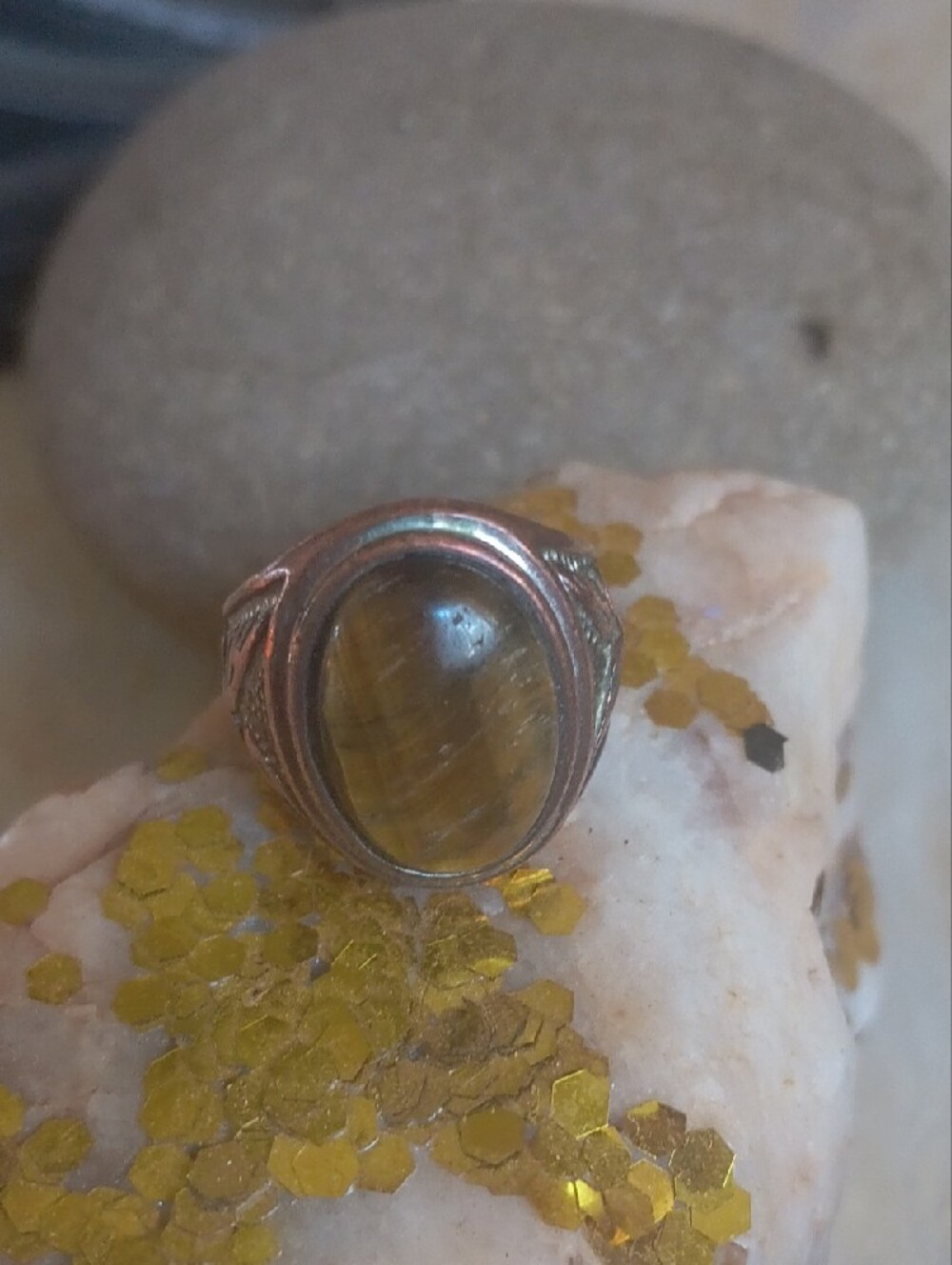 Tiger Eye Statement Ring in Brown and Gold - Picture 5 of 9